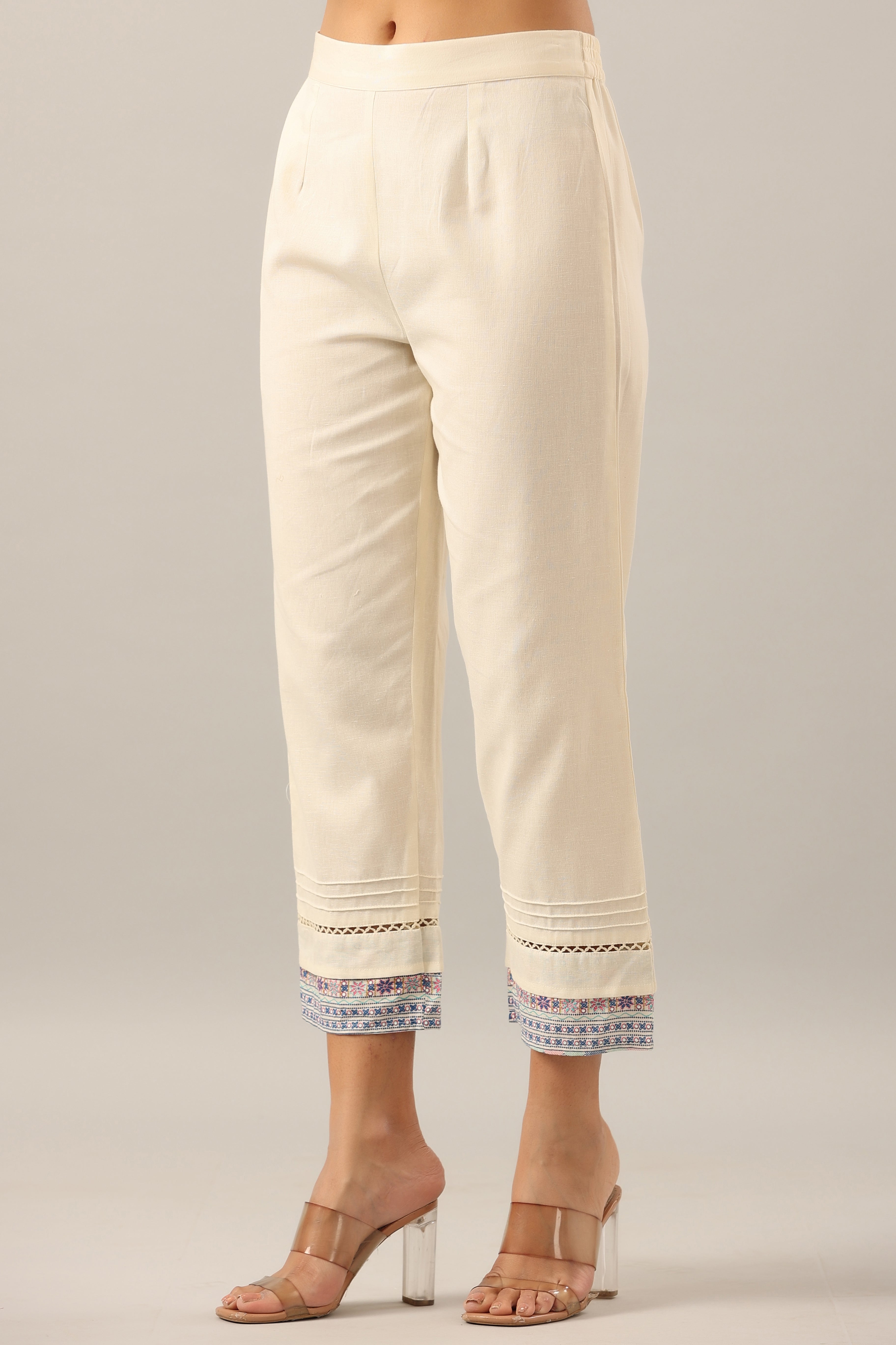 Juniper Women Off-White Cotton Flex Solid Pant